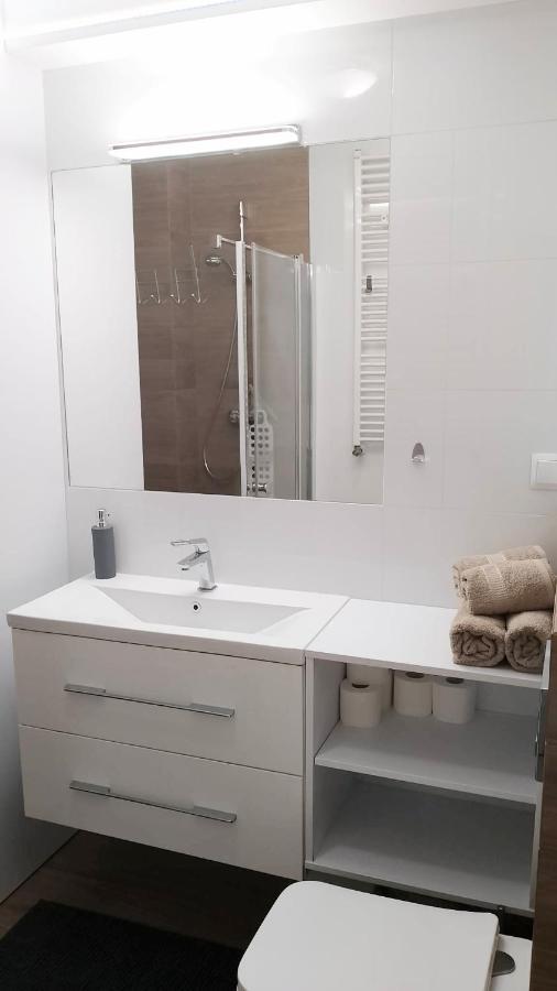 Lubiń Apartament Zalesie Z Tarasem מראה חיצוני תמונה